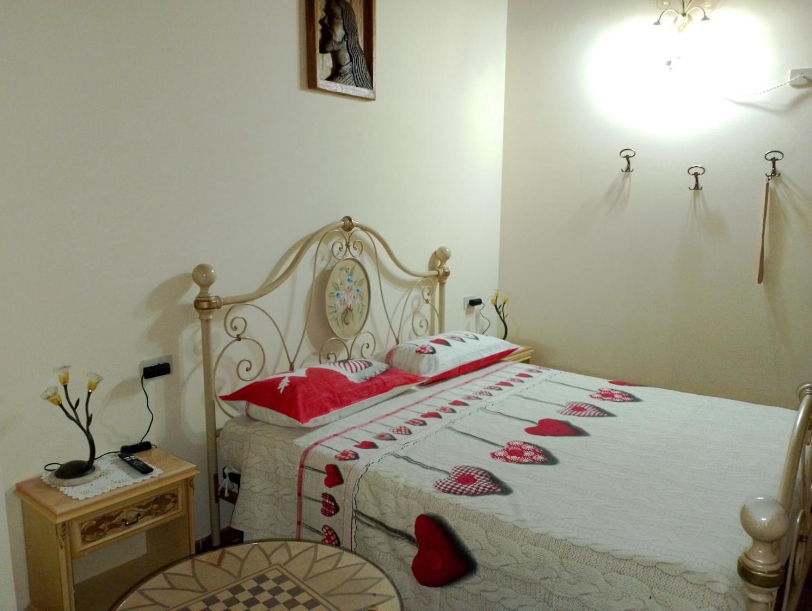 Appartamenti Cardinali アッシジ 部屋 写真